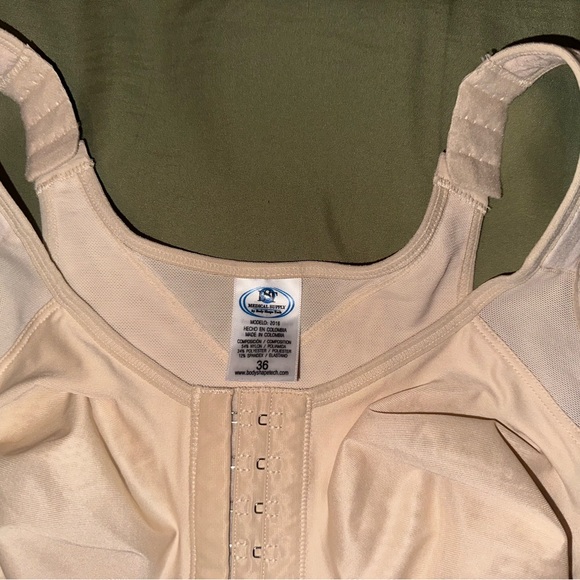 Post Operative Bras (Set of 3) - Picture 4 of 4